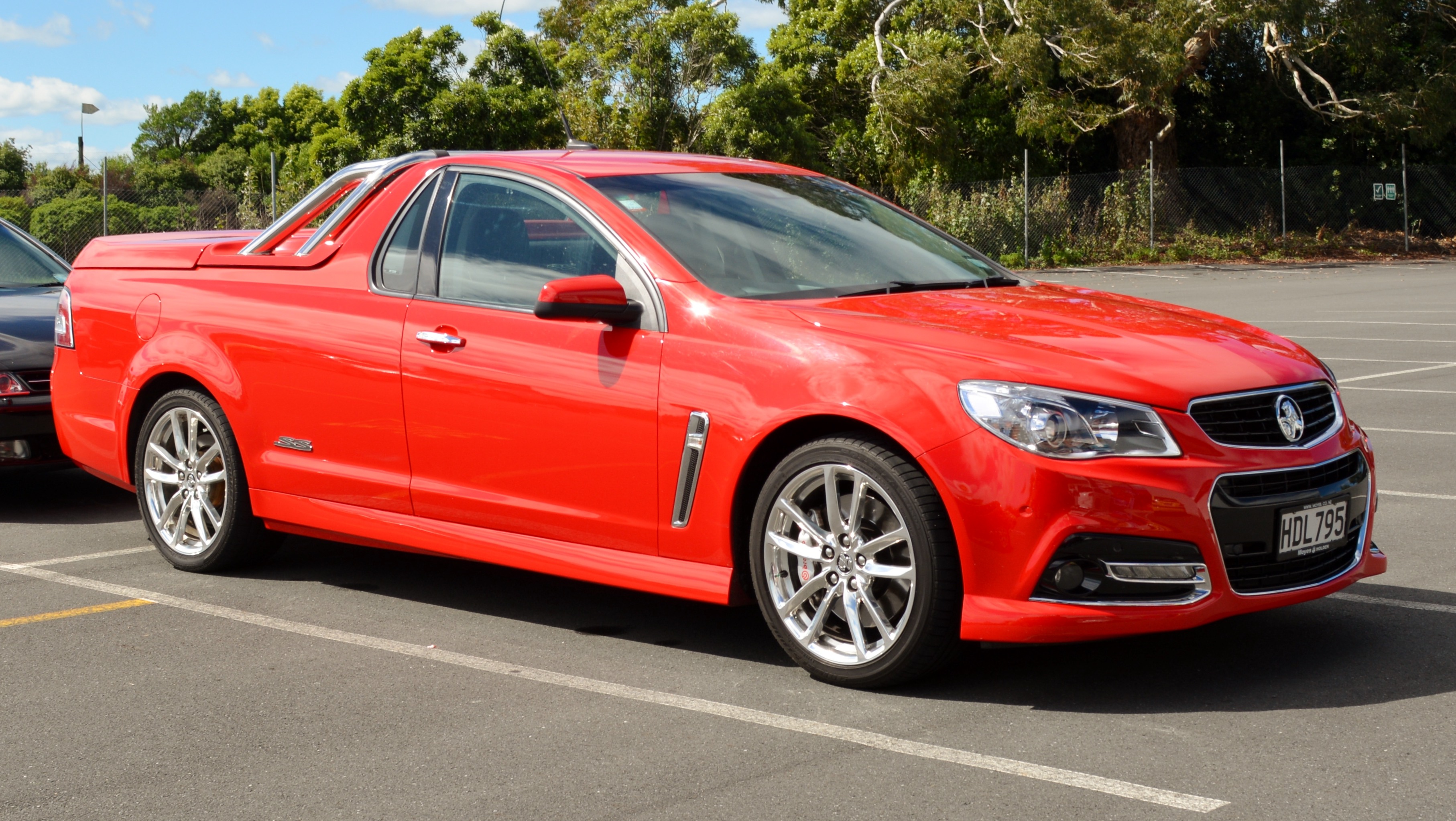 2013_Holden_Commodore_VF-SS_Ute.jpg